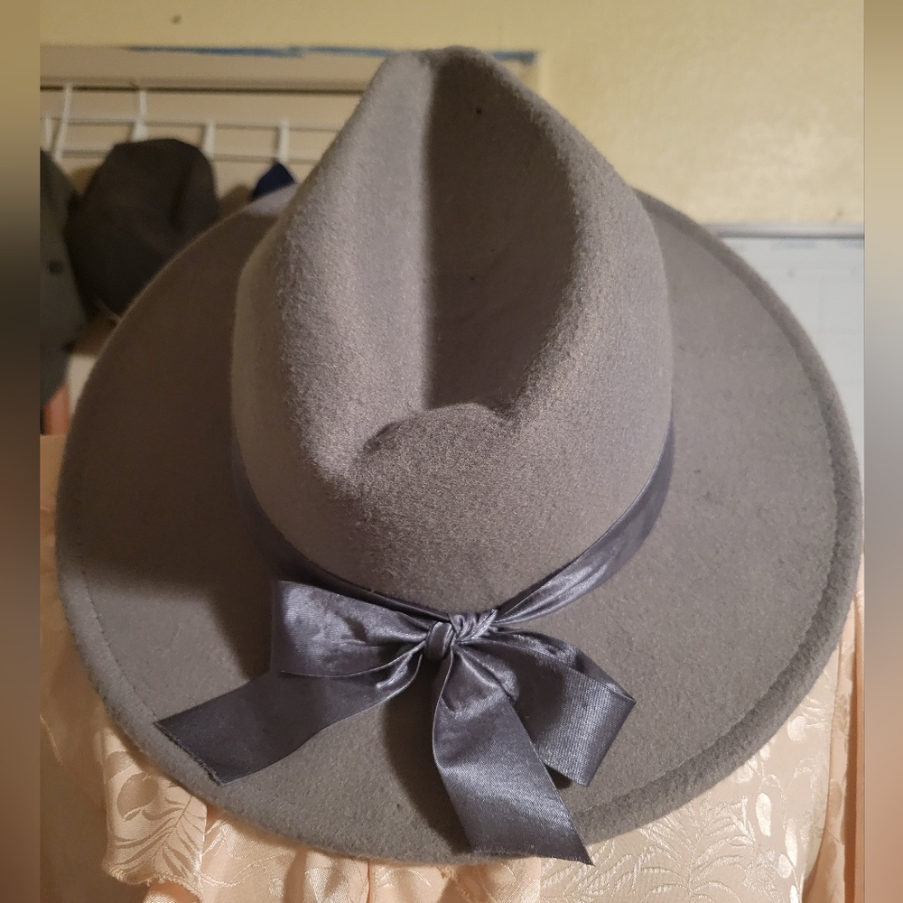 Hat - Picture 2 of 4